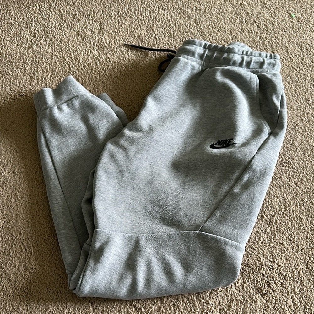 Nike tech fleece sweats
